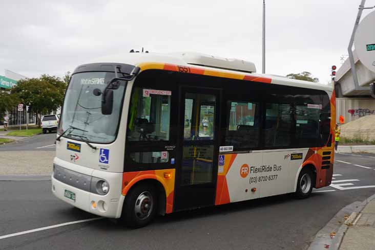 Ventura Hino Poncho 1551